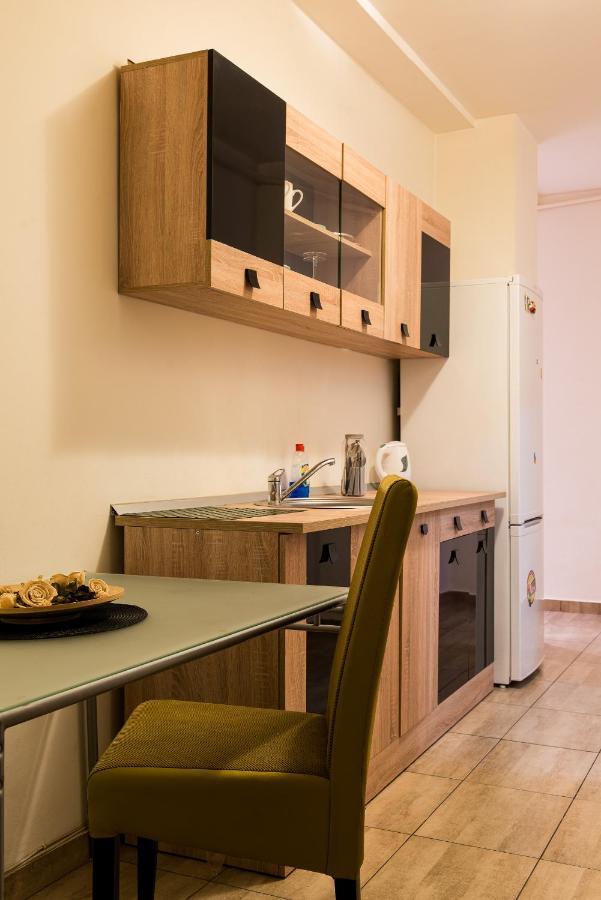Romana Square Apartment Near Old Town - Ultracentral Location بوخارست المظهر الخارجي الصورة